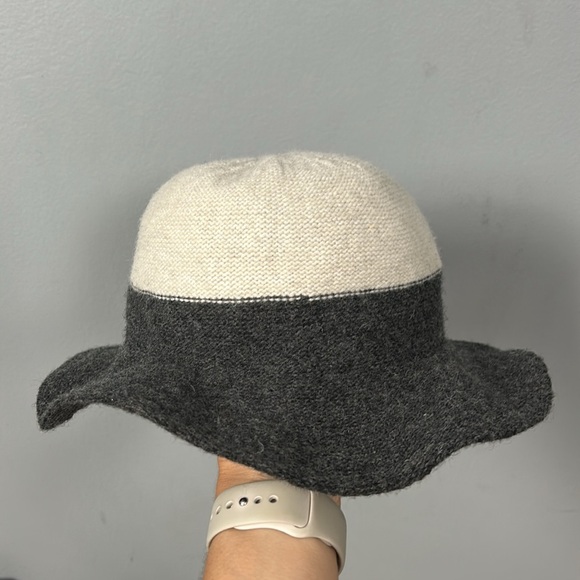 Zara Gray Cream Wool Blend Hat - gently used - Picture 10 of 11